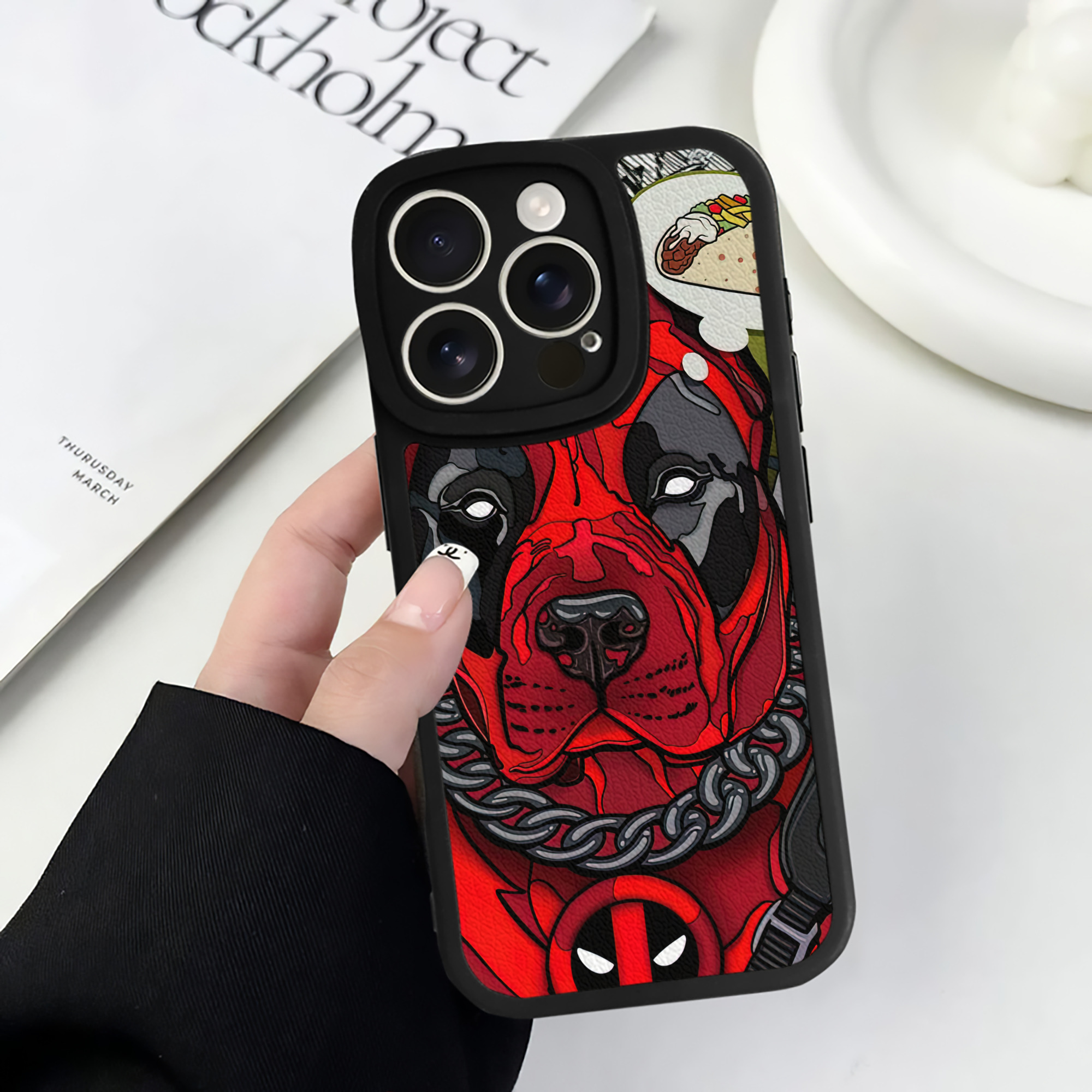 （画像用） Deadpool デッドプール 【iPhone 16シリーズ対応】シリコンスマホケース（レザー調） 材質：シリコン
